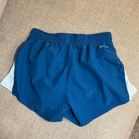 Nike Running Shorts - Picture 2 of 3